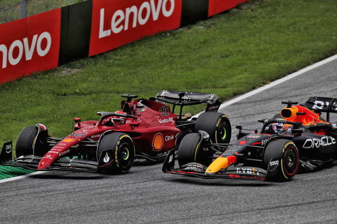 leclerc sorpassa verstappen