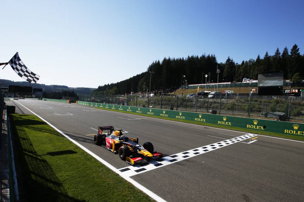 Antonio Giovinazzi vince la Sprint Race