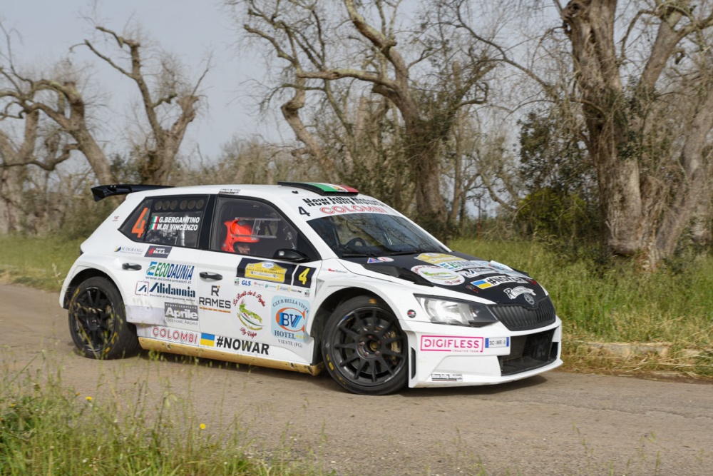 Foto (di Luciano De Marianis): Giuseppe Bergantino e Mirko Di Vincenzo su Skoda Fabia R5,