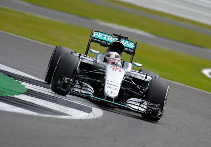 lewis hamilton silverstone 