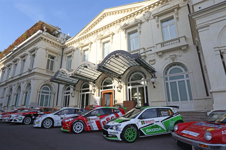 PARCO AUTO PRONTE AL VIA DEL SANREMO ´16