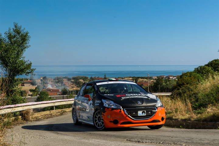 Vineis e Rodi, su Peugeot 208 R2