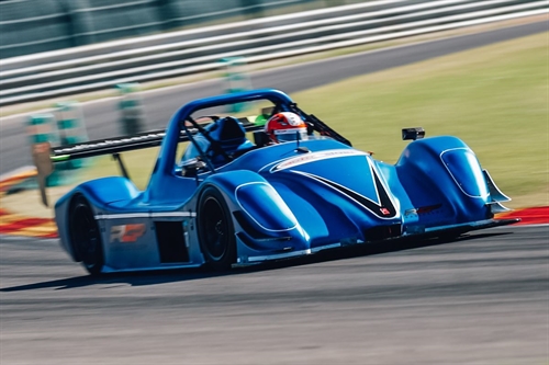 La Radical SR8