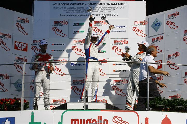 podio gara 1 turismo mugello