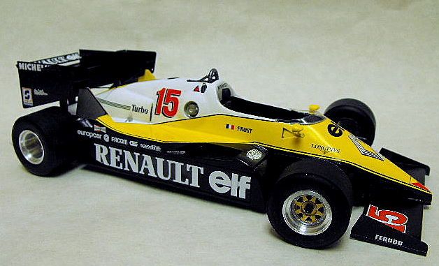 Renault-RE40-Turbo-1983-fianco-destro