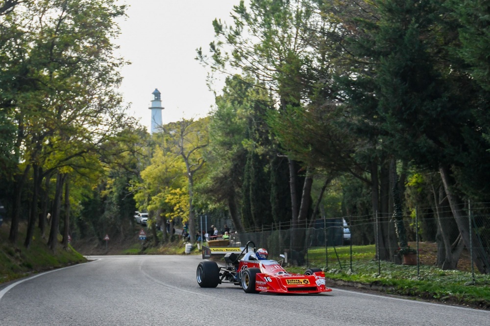 Stefano Peroni su Martini MK32 BMW in azione alla Coppa Faro Pesaro